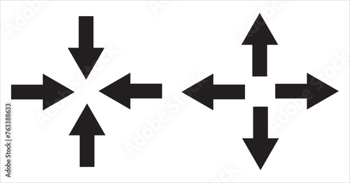 Expand size icon zoom icon. Enlarge vector symbol. Simple zoom arrow icons. expansion and contraction icon set. EPS10