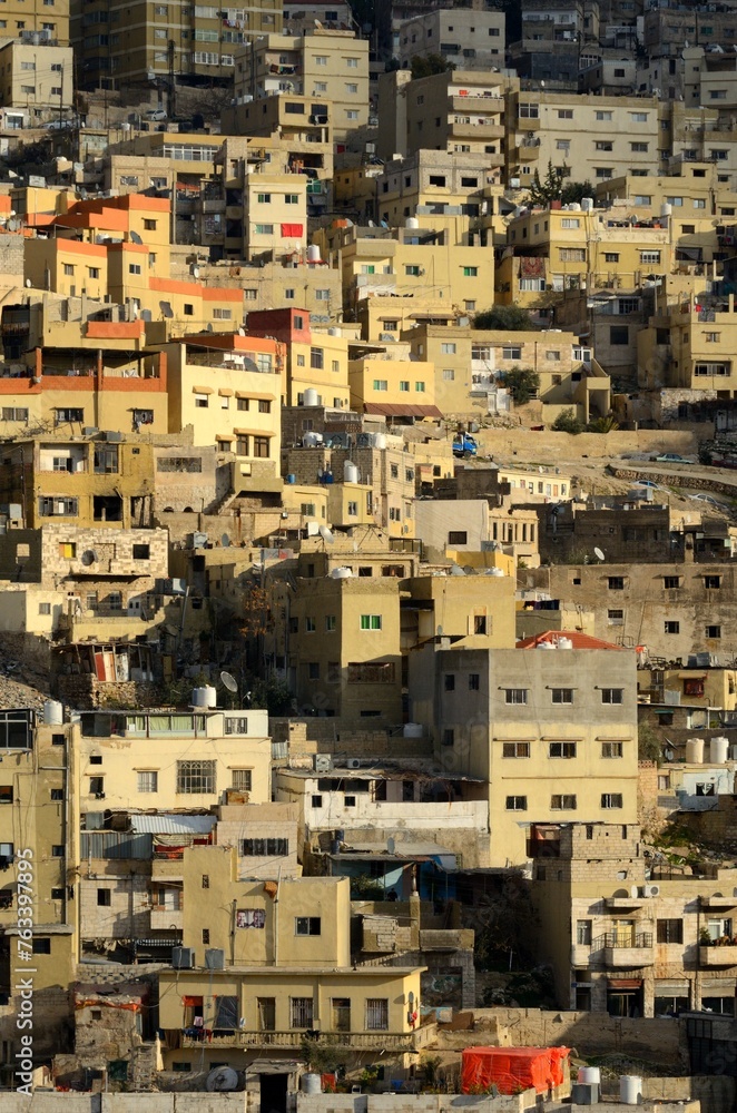 Casas en el barrio de Amán Este a la caída de la tarde, Jordania