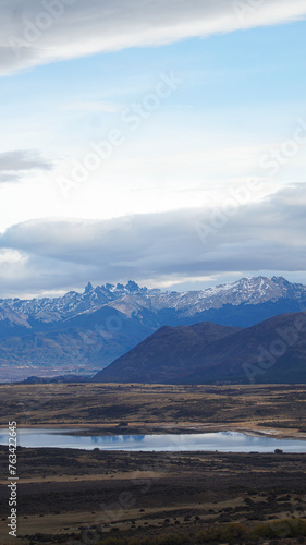 Fototapeta Naklejka Na Ścianę i Meble -  Montañas nevadas