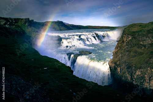 Islanda - Cascata con arcobaleno photo