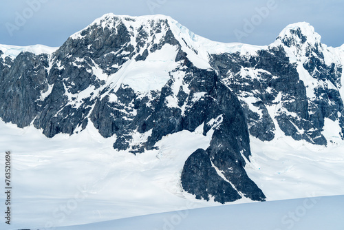 Quadro em tela Landscapes of Antarctica with snow capped peaks