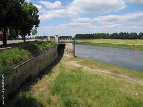 Brückenstumpf alter Brückenkopf an der Elbe ehemalige Elbbrücke in Torgau