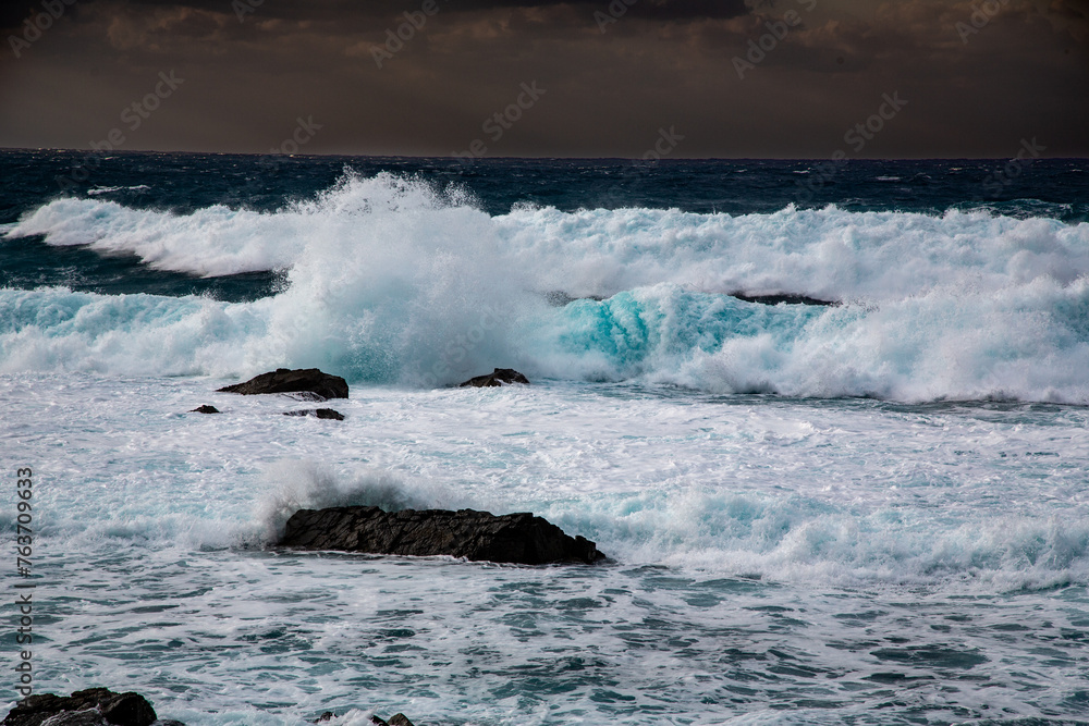 Fototapeta premium 奄美, 春の嵐