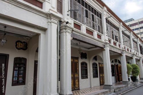 Cuadro en lienzo Chinese merchant house in the old disrict of George Town, Penang, Malaysia, Asia