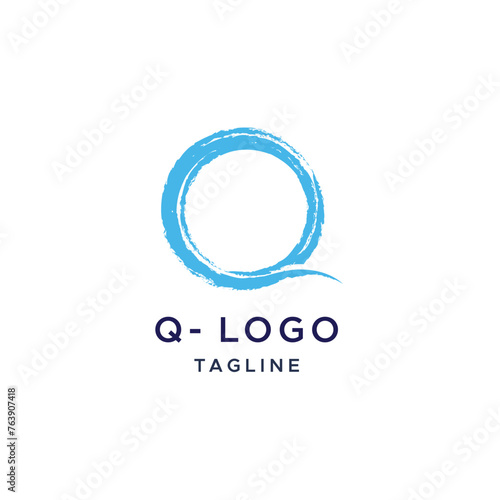 Letter Q logo inside enso zen
