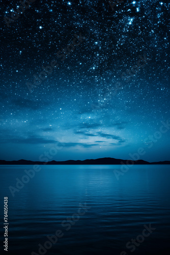 The ocean at night with the sky full of stars. © Gun