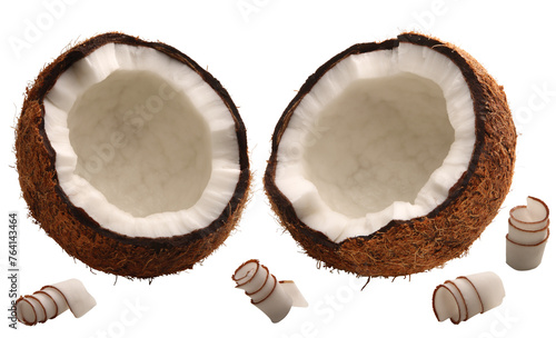 coco cortado acompanhado de raspas de coco isolado em fundo transparente