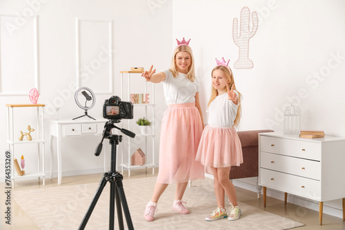 Beautiful female blogger wi...