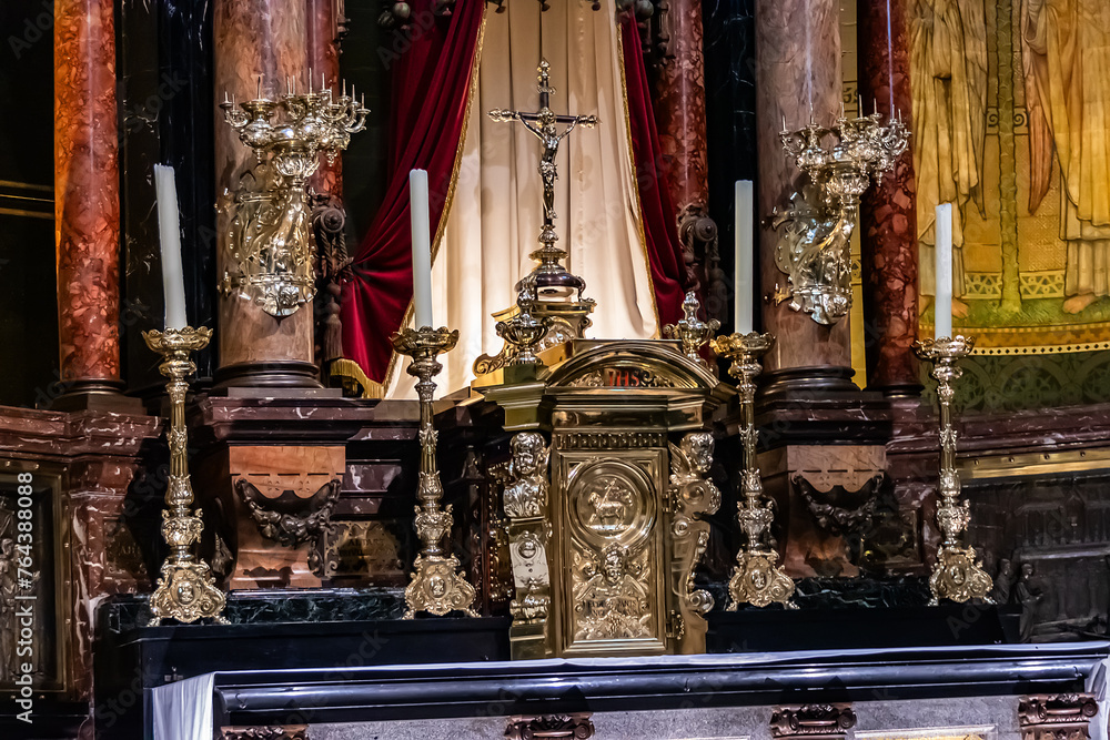 Interior of Saint Nicholas Basilica (Basiliek van de Heilige Nicolaas