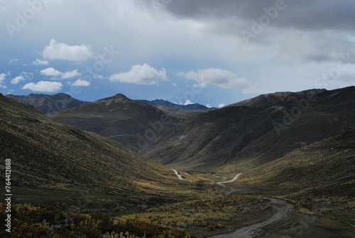 Los Andes maravilloso sistema monta  oso que cruza todo el continente Sur Americano.