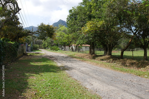 Straße in der Stadt El Valle de Antón in der Caldera in den tropischen Bergen in Panama