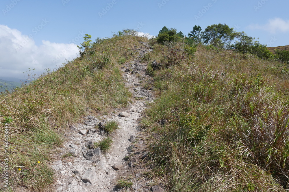 Wanderweg zum Berg Cerro Cara Iguana in El Valle de Antón in der Caldera in den tropischen Bergen in Panama