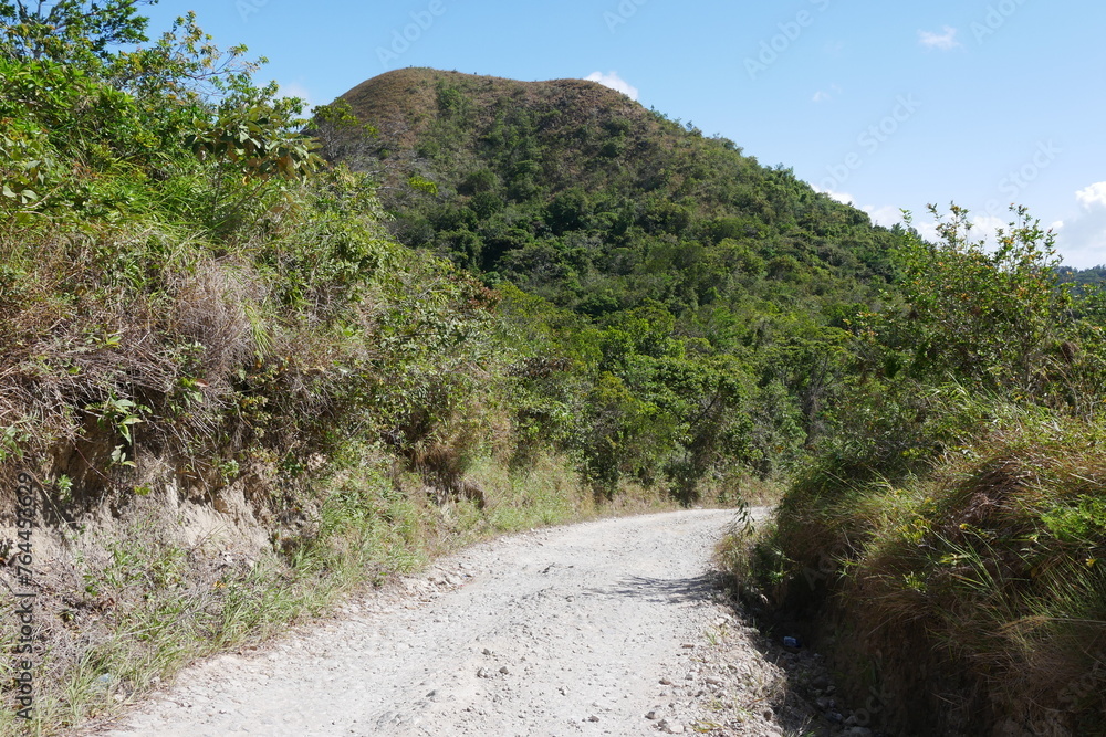 Straße bei El Valle de Antón in der Caldera in den tropischen Bergen in Panama