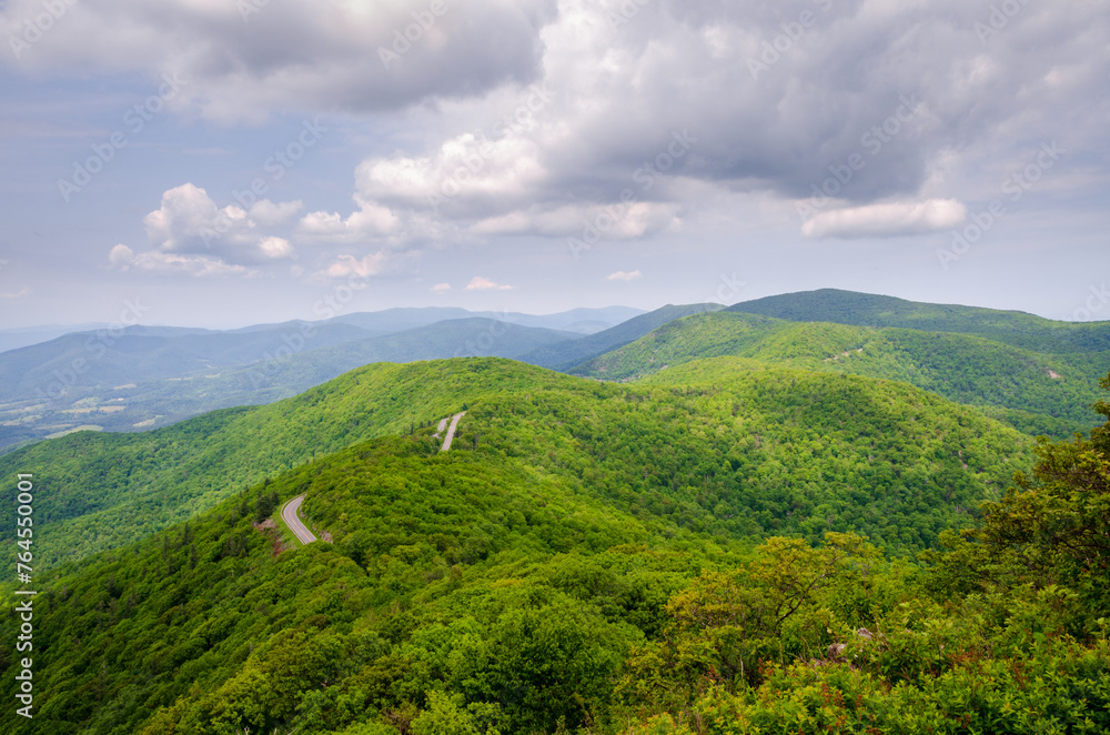 Fototapeta premium Shenandoah National Park along the Blue Ridge Mountains in Virginia