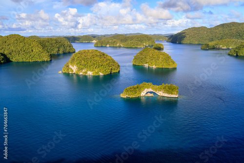 Konstfotografi The Majestic Natural Bridge Amidst Palau’s Rock Islands