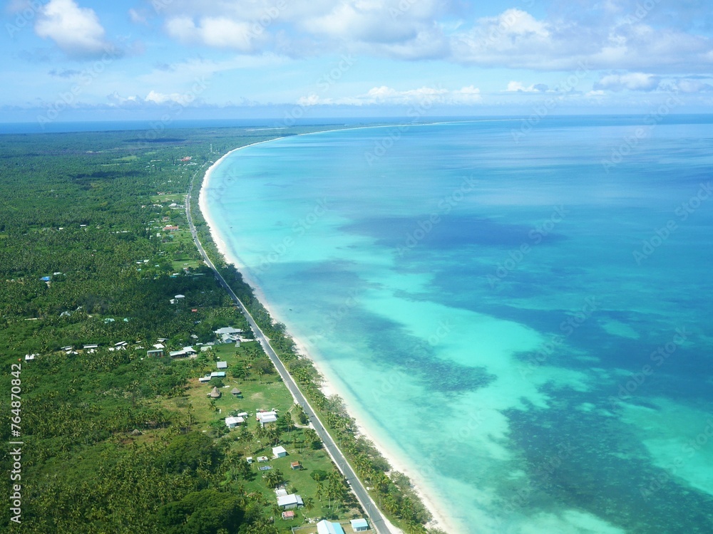 ニューカレドニアのウベア島の空撮写真（上空）