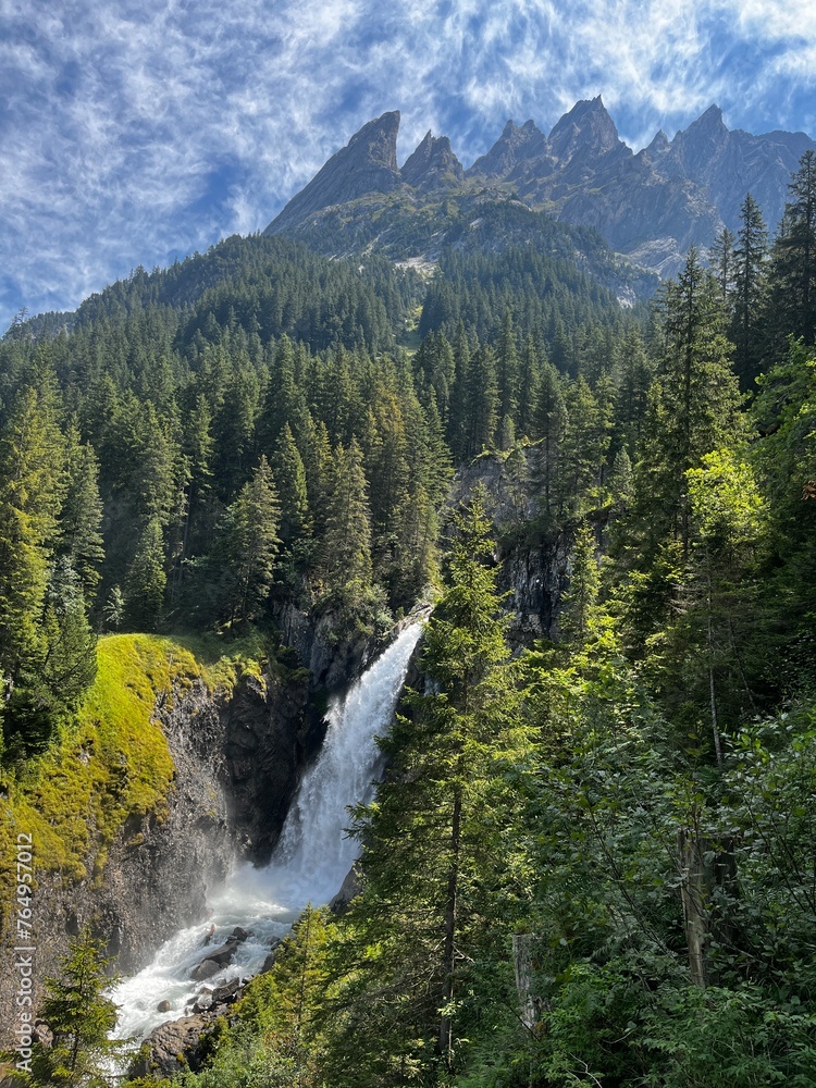 Schweizer Berge, Wanderwege, Wasserfälle,
Landschaften