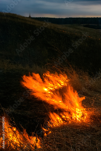 Wiosenne wypalanie Traw