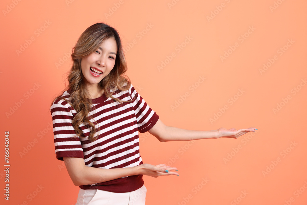 20s Asian woman 20s Asian woman