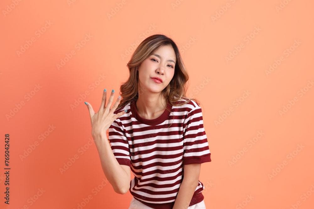 20s Asian woman 20s Asian woman