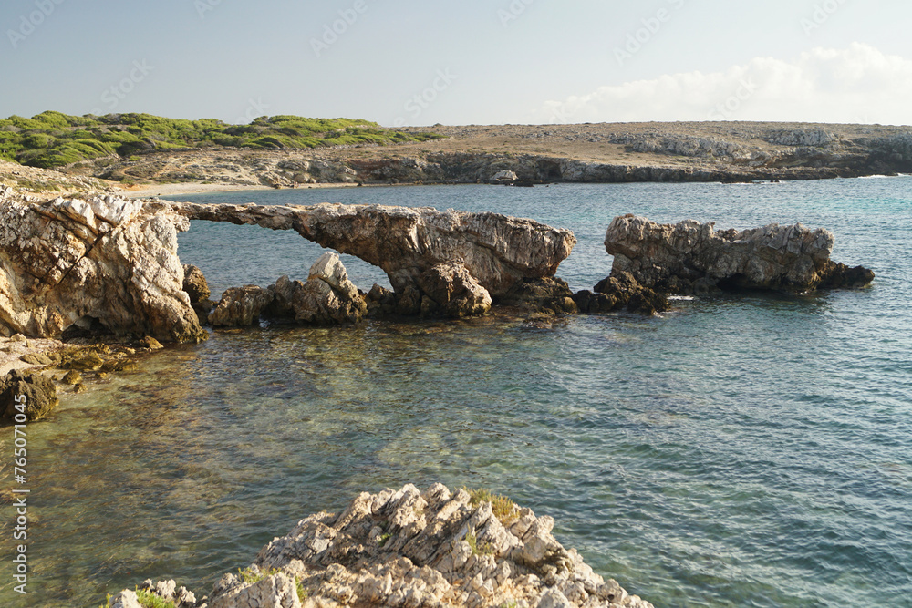 Arco ulisse cala rotonda favignana mar mediterraneo sicilia italia