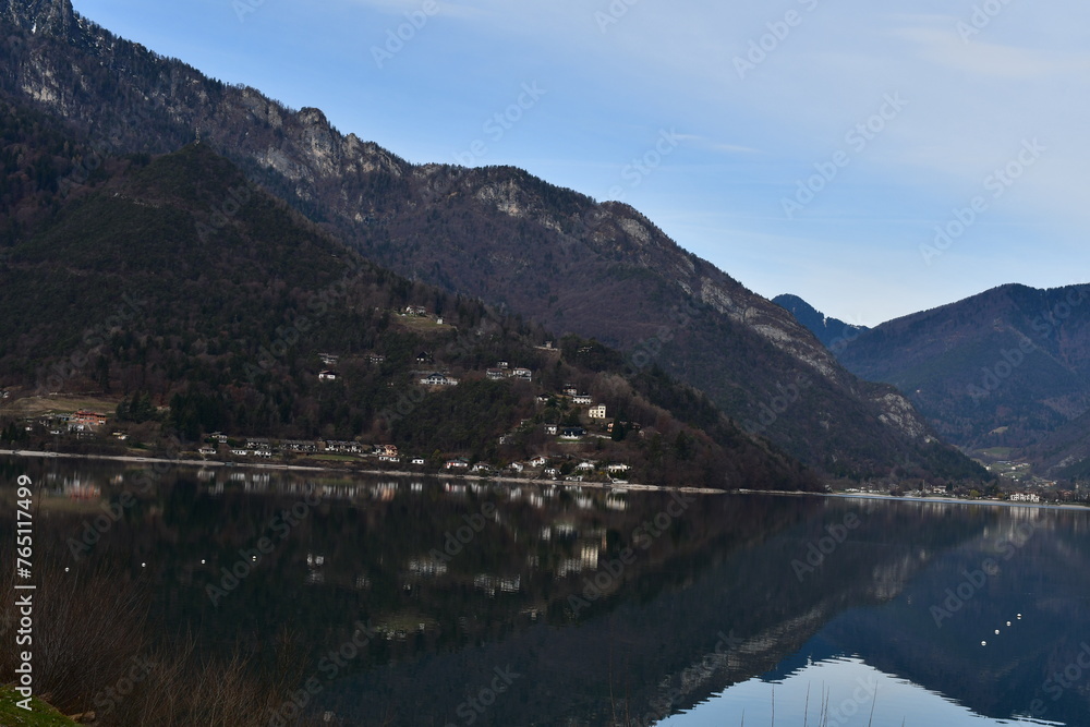 Schöne Landschaft am Ledrosee im Trentino