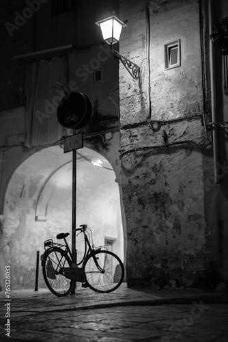 Old bicycle in the old town of Bari, Italy © Marcin