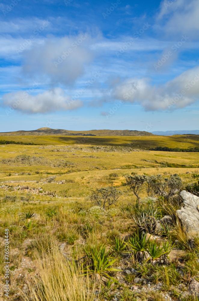 Fototapeta premium Sunlight at dusk in the mountains of the Serra do Cipó region in Minas Gerais, Brazil