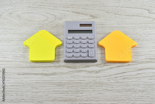 電卓と矢印で色々上がるイメージ