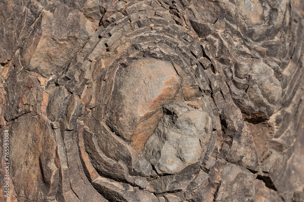 Spheroidal weathering tholeiitic basalt. onion skin weathering