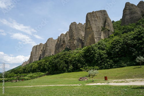 Obraz na płótnie Penitents des Mees, interesting rock cliffs above village Mees, tourist landmark in France w salonie