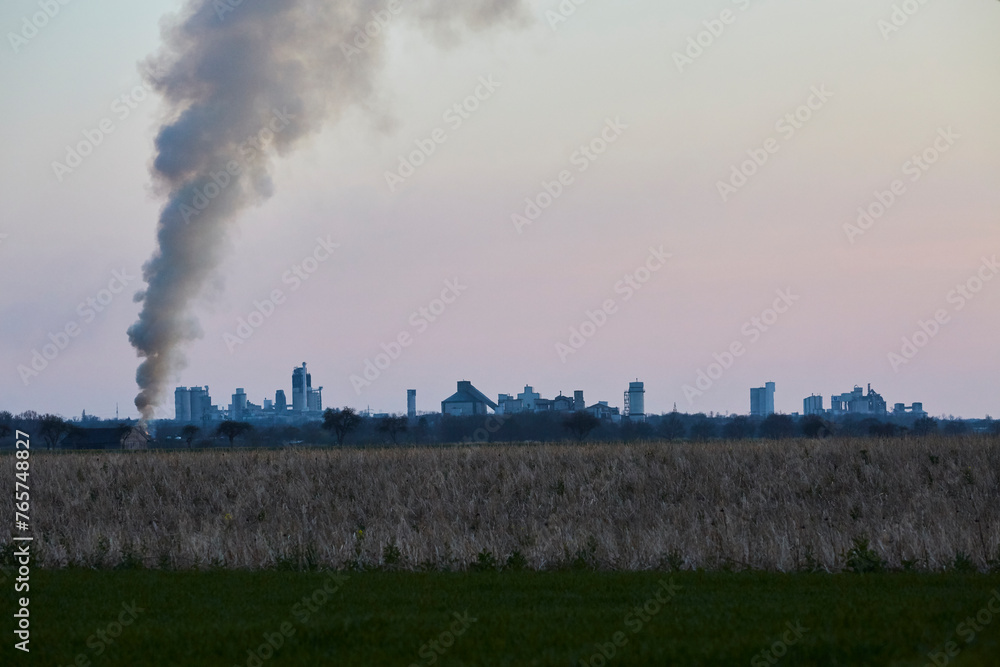 Osterfeuer Tradition vs.Umweltverschmutzung, 2023, Deutschland Osterfeuer Tradition vs.Umweltverschmutzung, 2023, Deutschland
