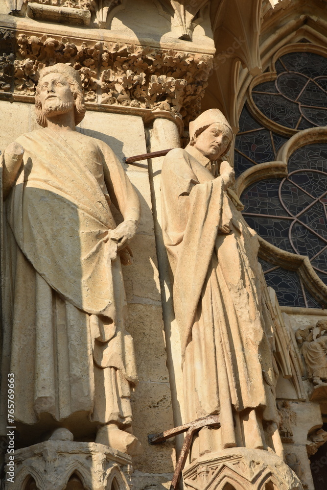 Statues de la cathédrale de Reims. France