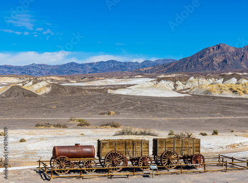Foto Historic Twenty Mule Team Borax Wagon Train at The Historic Harmony Borax Works,