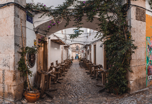 Fototapeta Naklejka Na Ścianę i Meble -  street in faro, portugal