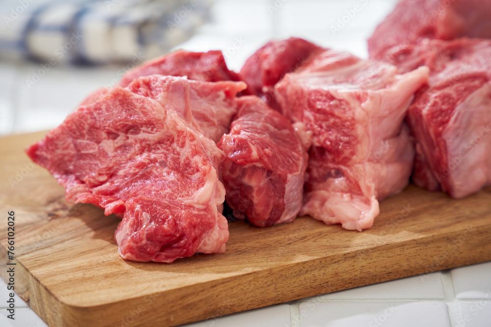 生の牛スネ肉 生の牛スネ肉