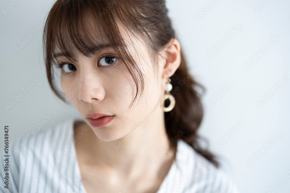 クールな女性