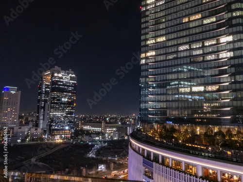 大阪駅周辺の夜景 © tokoteku_2018