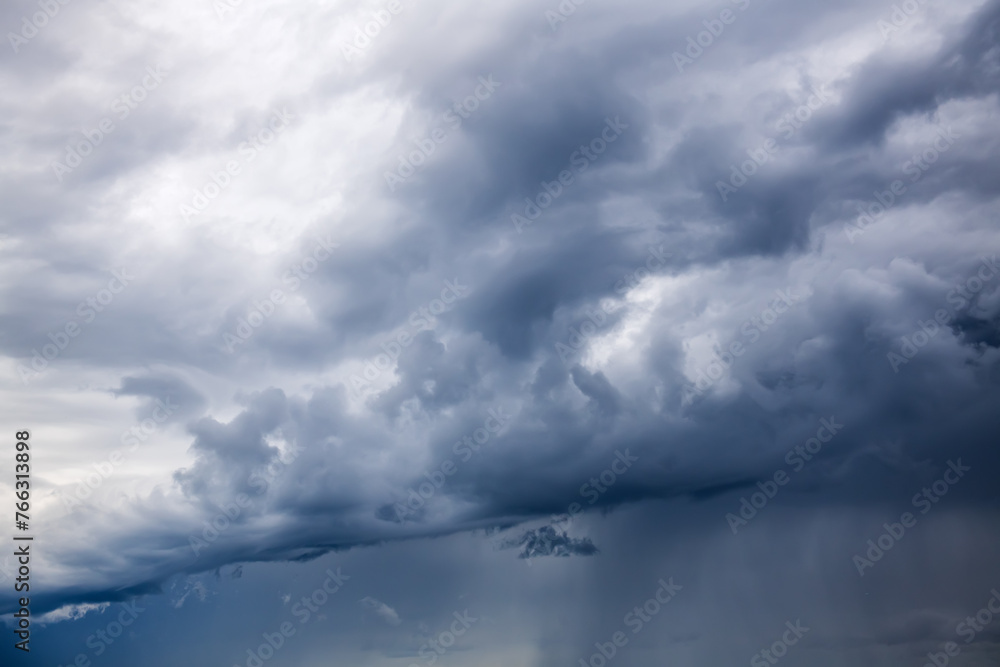 Obraz premium The sky with dark thunderclouds
