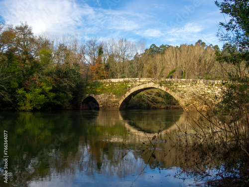 Fillaboa medieval bridge over the Tea River, a tributary of the Miño. Salvaterra de Miño, Galicia, Spain.