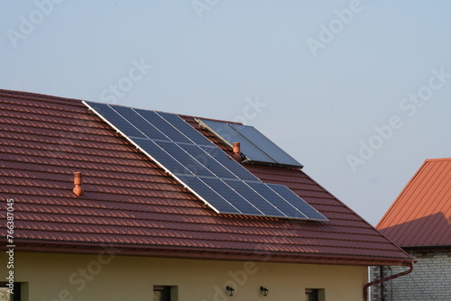 Fotowoltaika, darmowy prąd, ekologiczny prąd, odnawialne źródłom energii, panele słoneczne, energia słoneczna, ekologiczny prąd. 