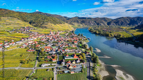 Fényképezés Weißenkirchen at the Danube river in the famous Wachau vinery region in Austria