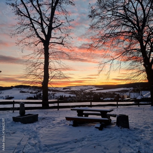 Sonnenaufgang im Schnee