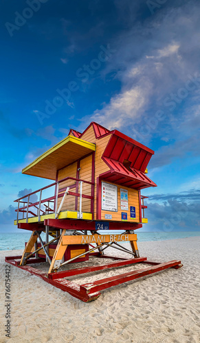 lifeguard tower on the beach © Niko