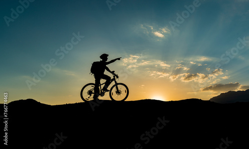 A person who goes for morning exercise on his bike witnesses the sunrise and creates new routes.