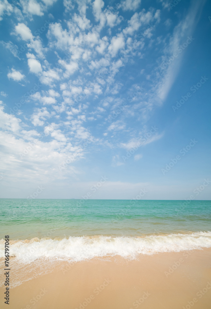 Fototapeta premium Beautiful horizon Landscape summer vertical front view point tropical sea beach white sand clean and blue sky background calm Nature ocean Beautiful wave water travel at Sai Kaew Beach thailand