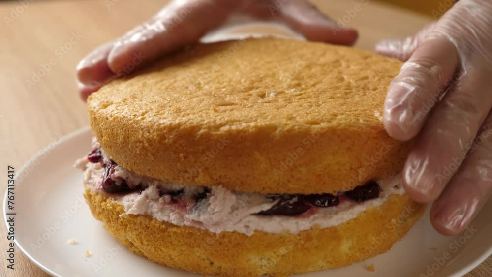 The cake is filled with a sweet filling. Making cakes. The cake is filled with a sweet filling. Making cakes.