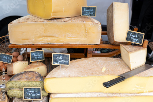 Käse auf einem Markt in Frankreich