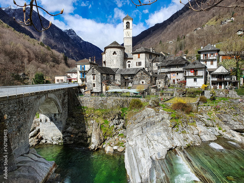 Tessin, Schweiz: Ein alpines Bergdorf im Versascatal