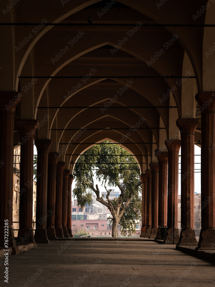 Fototapeta premium Archway at Lahore Fort, Pakistan.